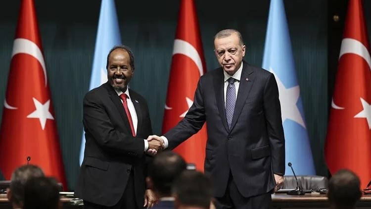 Somali Cumhurbaşkanı Mahmud’dan Türkiye’ye övgü dolu sözler: Balık tutmayı öğretti